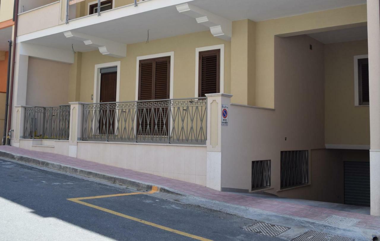 Casa Vacanze Lombardo Santa Teresa Di Riva Esterno foto